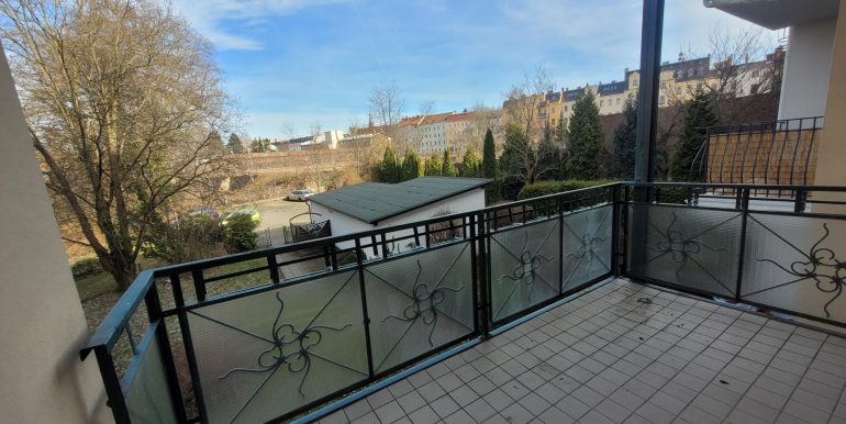 1ogli-balkon