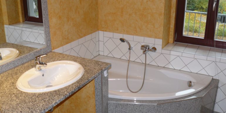Bad mit Wanne